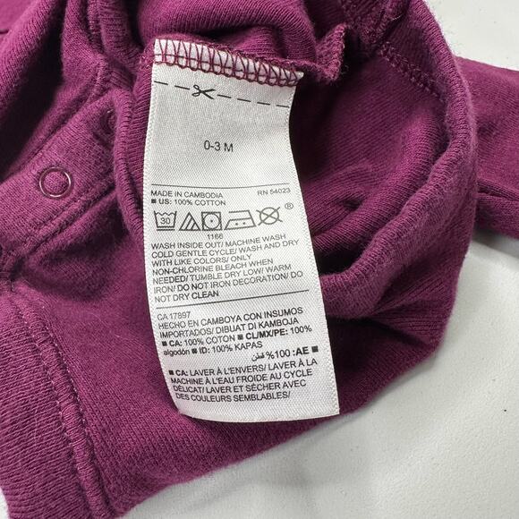 Old Navy Baby Girls 0-3 Months Long Sleeve William Shakespeare Fierce One Piece - Picture 6 of 6